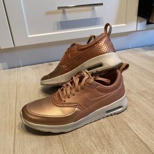 air max thea se rose gold